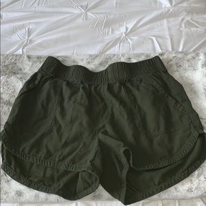 ARMY GREEN MAURICE’S SHORTS